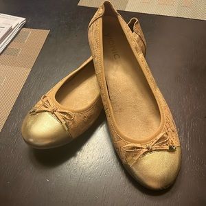 Ladies slip ons